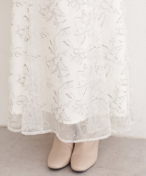 natural couture(ナチュラルクチュール)の「チュール刺繍マーメイドスカート(スカート・レディース・ブラウン/オフホワイト/ネイビー・FREE)」の15枚目の写真