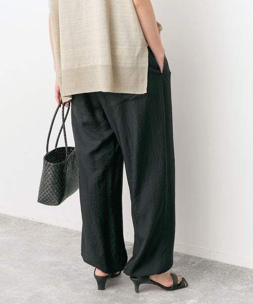 Spick & Span（スピックアンドスパン）の「《WEB限定 / 追加2》ドレープツイルイージーファティーグパンツ（その他パンツ・レディース・ベージュ/ブラック・38/36）」の8枚目の写真