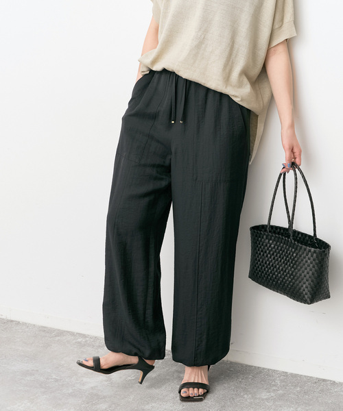 Spick & Span（スピックアンドスパン）の「《WEB限定 / 追加2》ドレープツイルイージーファティーグパンツ（その他パンツ・レディース・ベージュ/ブラック・38/36）」の9枚目の写真