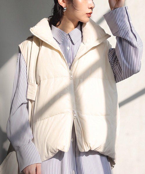 antiqua(アンティカ)の「刺繍ロゴ ダウンベスト(ダウンベスト・レディース・ブラック/アイボリー・ONESIZE)」の1枚目の写真
