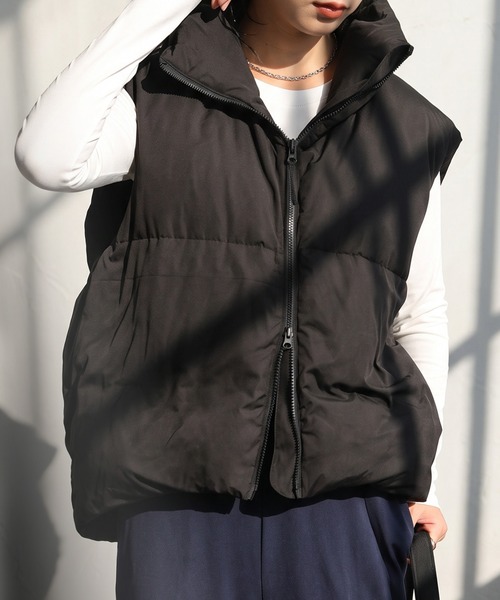 antiqua(アンティカ)の「刺繍ロゴ ダウンベスト(ダウンベスト・レディース・ブラック/アイボリー・ONESIZE)」の2枚目の写真