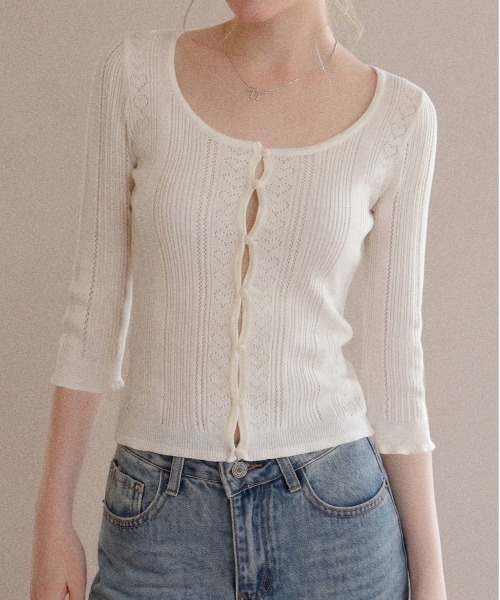 &soiree(アンドソワレ)の「ハート透かし編みバレエネックニットカーディガン(カーディガン/ボレロ・レディース・オートミール/ホワイト・SMALL/MEDIUM/LARGE)」の1枚目の写真