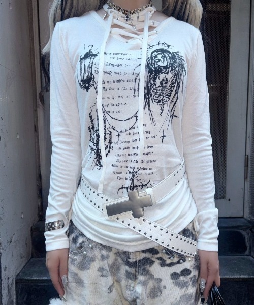 Never mind the XU / Chikashitsu+(ネバーマインド ザ エックスユー / チカシツプラス)の「【BABY09】v-neck ribbon shirring tops / 【ベイビーナイン】Vネックリボンシャーリング長袖Tシャツ(Tシャツ/カットソー・レディース・ホワイト・S)」の10枚目の写真