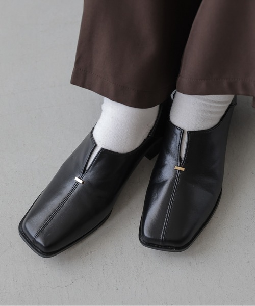 AMELY(エミリー)の「Vカットスクエアトゥシューズ/ローヒール/パンプス(パンプス・レディース・ブラック/ブラウン・40/39/38/37/36/35)」の3枚目の写真