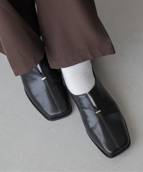AMELY(エミリー)の「Vカットスクエアトゥシューズ/ローヒール/パンプス(パンプス・レディース・ブラック/ブラウン・40/39/38/37/36/35)」の5枚目の写真