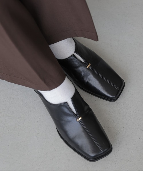 AMELY(エミリー)の「Vカットスクエアトゥシューズ/ローヒール/パンプス(パンプス・レディース・ブラック/ブラウン・40/39/38/37/36/35)」の7枚目の写真