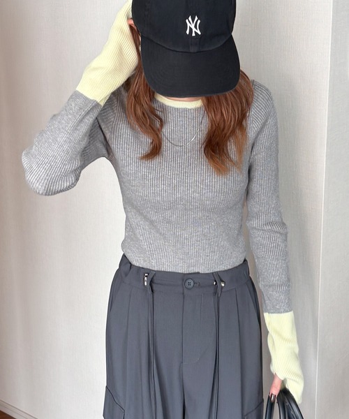 ISOOK(アイスー)の「【ISOOK / アイスー】配色リンガーリブニット / バイカラー リンガーニット リブニット 指穴 サムホール フィンガーホール ロングスリーブ 長袖 ZOZOTOWN限定(Tシャツ/カットソー・レディース・ブラウン/グレー・FREE)」の3枚目の写真