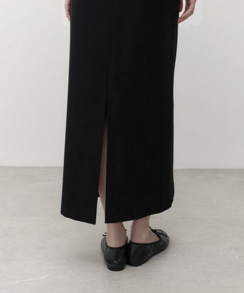 MUSINSA STANDARD WOMAN（ムシンサスタンダードウーマン）の「ウィメンズブラシストレートマキシスカート[ブラック]（スカート・レディース・その他・MEDIUM/LARGE/SMALL/X-SMALL）」の6枚目の写真