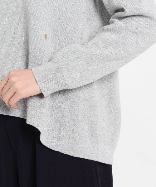 HusHusH(ハッシュアッシュ)の「ラウンドネックドロップショルダーニット(ニット/セーター・レディース・ホワイト/ベージュ/グレー・02/03)」の8枚目の写真