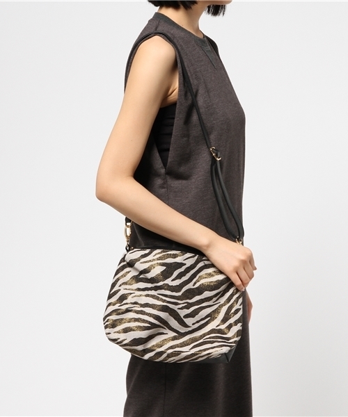 SAC'S BARJean(サックスバージーン)の「【Qu'est ce Que Le "Design"?】スタッヅトート (トートバッグ・レディース・ブラック/グレイッシュベージュ/ベージュ・FREE)」の11枚目の写真