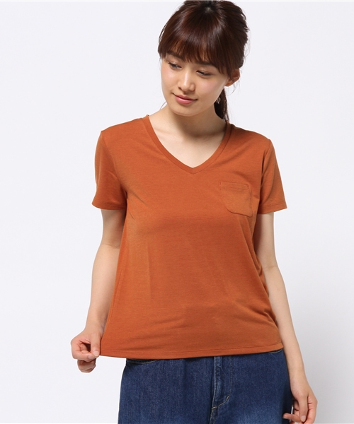 koe(コエ)の「VネックポケットTシャツ(Tシャツ/カットソー・レディース・ダークグリーン/ブラウン/ライトグレー/ピンク/ネイビー・S/M/L)」の1枚目の写真