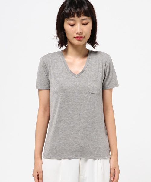 koe(コエ)の「VネックポケットTシャツ(Tシャツ/カットソー・レディース・ダークグリーン/ブラウン/ライトグレー/ピンク/ネイビー・S/M/L)」の6枚目の写真