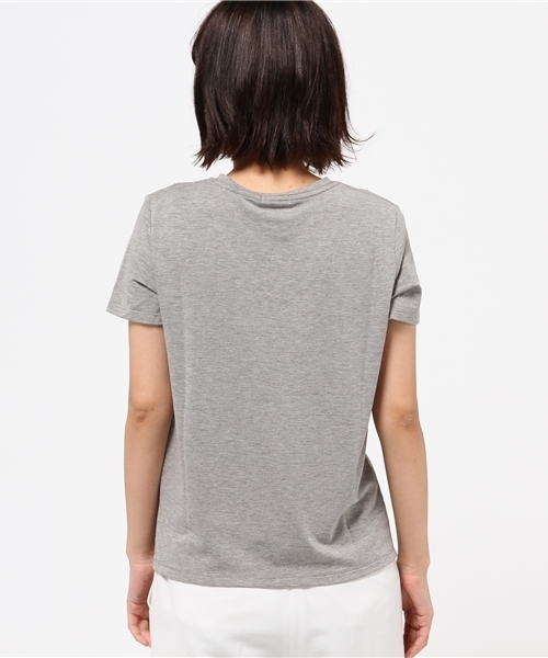 koe(コエ)の「VネックポケットTシャツ(Tシャツ/カットソー・レディース・ダークグリーン/ブラウン/ライトグレー/ピンク/ネイビー・S/M/L)」の8枚目の写真