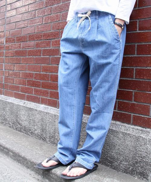 coen（コーエン）の「コットンリネン1タックワイドイージーデニムパンツ（デニムパンツ・メンズ・コバルトブルー・S/M/L/XL）」の2枚目の写真