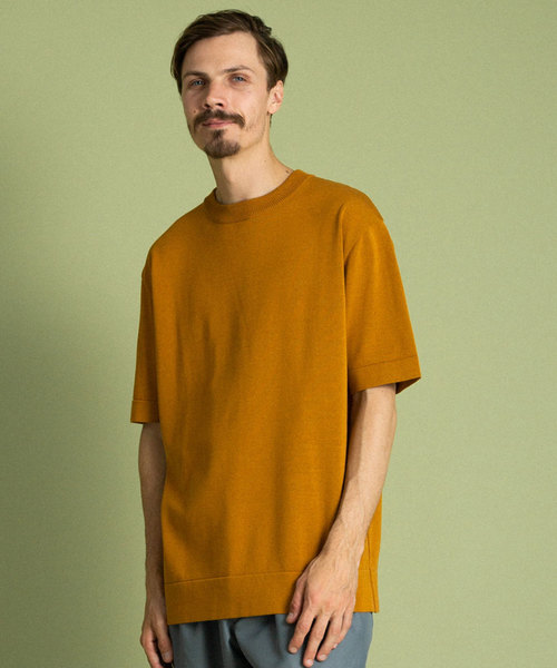 UNITED TOKYO（ユナイテッドトウキョウ）の「18G天竺クルーネックニットTee（ニット/セーター・メンズ・ベージュ/グリーン/ピンク/ブラック/ブルー/オフホワイト/サックスブルー/マスタード/ラベンダー・1/2/3）」の9枚目の写真