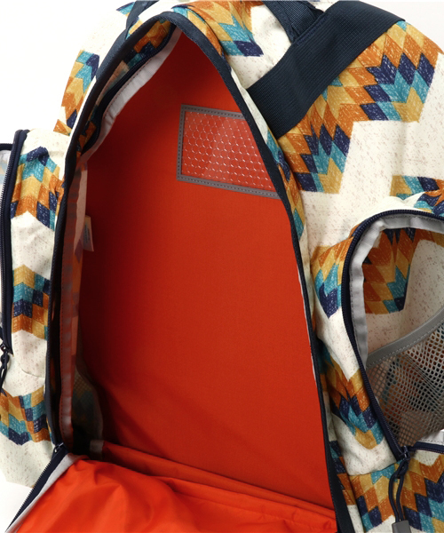 THE NORTH FACE（ザノースフェイス）の「ザ・ノース・フェイス　キッズキャンピングリュックサック　/　サニーキャンパー40＋6（バックパック/リュック・キッズ・コバルトブルー/チェリーレッド/その他/ブラック系その他/ホワイト系その他/エメラルドブルー/カラフル/レッド系その他/ブルー系その他・ONE SIZE）」の17枚目の写真