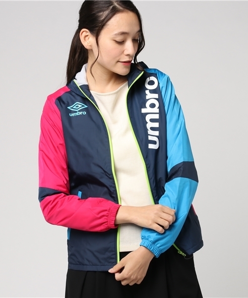 UMBRO(アンブロ)の「アンブロ ウインドジャケット WM UCA4787SDW(ナイロンジャケット・レディース・ホワイト/ブラック/ネイビー・S/L/LL/M)」の3枚目の写真