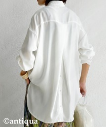 antiqua | バックボタン付きシャツ(シャツ/ブラウス)