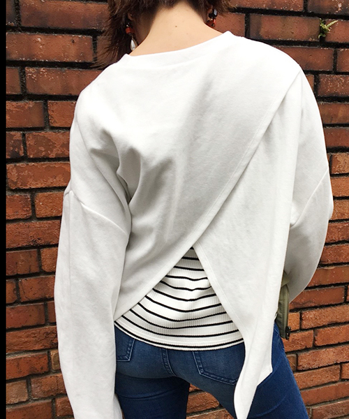 apres jour(アプレジュール)の「バックデザイントップス【ZOZOTOWN限定アイテム】(Tシャツ/カットソー・レディース・ブラック/オフホワイト・フリー)」の1枚目の写真