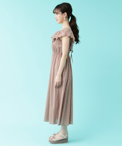 JILL by JILL STUART(ジルバイジルスチュアート)の「ミックスレースマキシワンピース(ワンピース・レディース・ネイビー/ベージュ・SMALL/MEDIUM)」の4枚目の写真