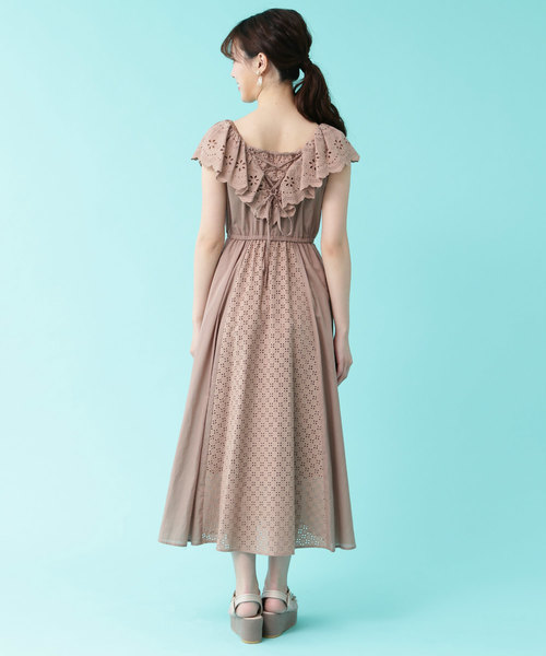 JILL by JILL STUART(ジルバイジルスチュアート)の「ミックスレースマキシワンピース(ワンピース・レディース・ネイビー/ベージュ・SMALL/MEDIUM)」の9枚目の写真