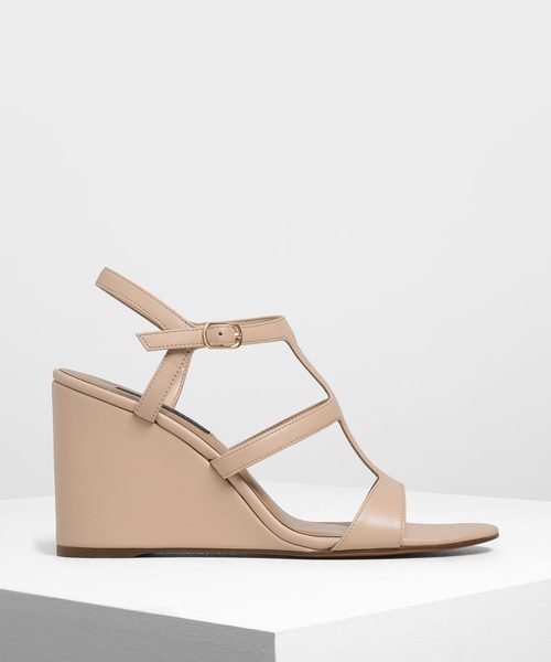 CHARLES & KEITH(チャールズ & キース)の「ストラッピーウェッジ / Strappy Wedges(サンダル・レディース・ブラック/オリーブ/アイボリー・22.5cm/23cm/23.5cm/24.5cm/25cm)」の1枚目の写真