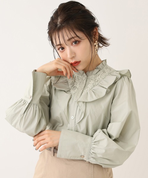 one after another NICE CLAUP（ワンアフターアナザーナイスクラップ）の「フリルレースブラウス（シャツ/ブラウス・レディース・オフホワイト/ベージュ/カーキ・FREE）」の4枚目の写真