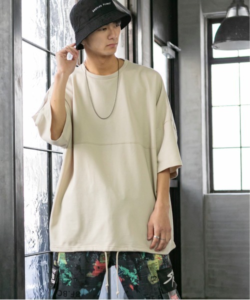 Beno(ビーノ)の「ミニ裏毛 / ハイブリッド ボーダー オーバーサイズ スピンドル ビッグTシャツ(Tシャツ/カットソー・メンズ・オフホワイト/ベージュ/ブラック・FREE)」の7枚目の写真