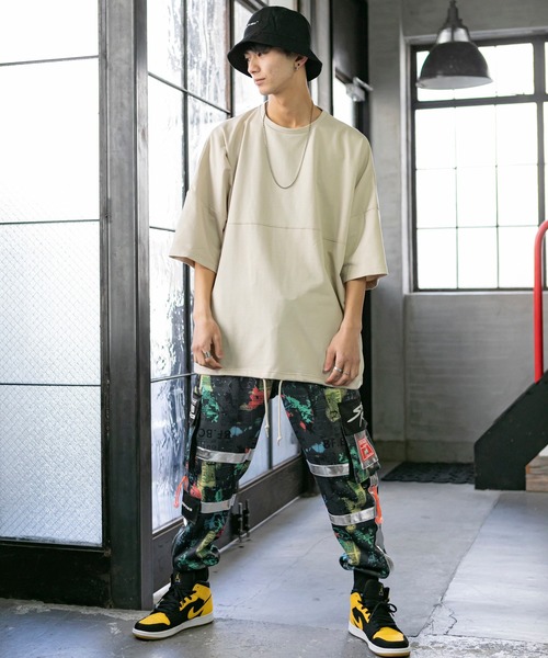 Beno(ビーノ)の「ミニ裏毛 / ハイブリッド ボーダー オーバーサイズ スピンドル ビッグTシャツ(Tシャツ/カットソー・メンズ・オフホワイト/ベージュ/ブラック・FREE)」の22枚目の写真