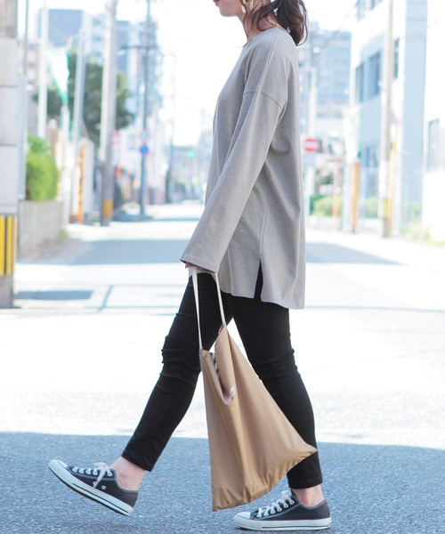 reca(レカ)の「サイドスリットロングTシャツ(Tシャツ/カットソー・レディース・ブラック/グレー/オフホワイト・FREE)」の17枚目の写真