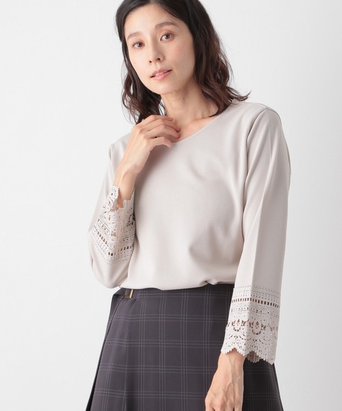 LEPSIM（レプシィム）の「ソデレースツカイLS　897392（Tシャツ/カットソー・レディース・オフホワイト/ブラック/グレイッシュベージュ/ブルー・MEDIUM/LARGE）」の13枚目の写真
