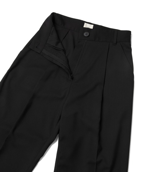 akuR(アクル)の「【akuR/020AW】ハイウエストフロントタックスラックス(その他パンツ・レディース・ベージュ/ブラック/ブルー・M/S)」の10枚目の写真