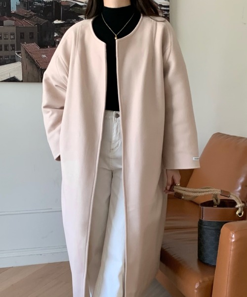 emi+（エミプラス）の「ボリュームノーカラーロングコート（ノーカラーコート・レディース・ブラック/カーキ/グリーン/キャメル/ブラウン/ベージュ/ネイビー/チャコールグレー/ブルーグレー/マスタード/ダークパープル・FREE）」の20枚目の写真