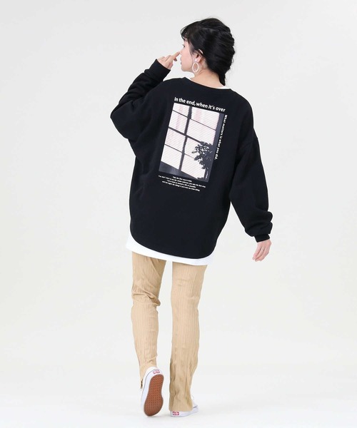 RAG MACHINE（ラグマシーン）の「【RAG MACHINE】フォトプリントスウェット（スウェット・レディース・ブラック/ホワイト/オリーブ・M/L）」の15枚目の写真