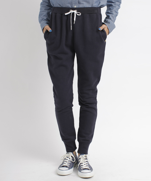 MILKFED.（ミルクフェド）の「【mini5月号掲載】TAPERED SWEAT PANTS　（スウェットパンツ/テーパード）（その他パンツ・レディース・ホワイト/チャコールグレー/ネイビー・MEDIUM/SMALL）」の3枚目の写真