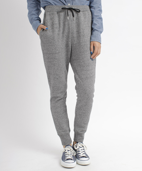 MILKFED.（ミルクフェド）の「【mini5月号掲載】TAPERED SWEAT PANTS　（スウェットパンツ/テーパード）（その他パンツ・レディース・ホワイト/チャコールグレー/ネイビー・MEDIUM/SMALL）」の2枚目の写真