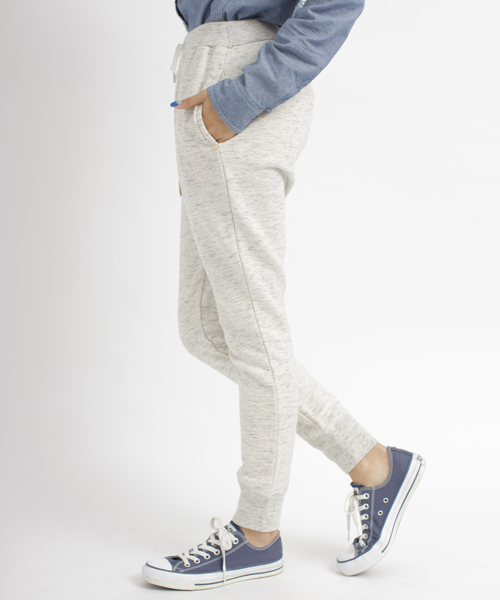 MILKFED.（ミルクフェド）の「【mini5月号掲載】TAPERED SWEAT PANTS　（スウェットパンツ/テーパード）（その他パンツ・レディース・ホワイト/チャコールグレー/ネイビー・MEDIUM/SMALL）」の5枚目の写真