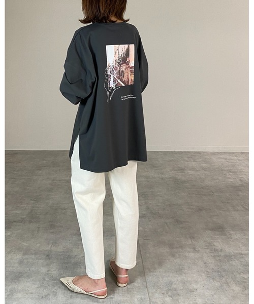 She's Closet(シーズクローゼット)の「バックフォトロングTシャツ(Tシャツ/カットソー・レディース・オフホワイト/オリーブ/スミクロ・FREE)」の13枚目の写真
