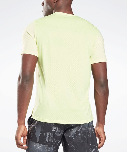 Reebok(リーボック)の「アクティブチル ムーブ Tシャツ / Activchill Move T-Shirt(Tシャツ/カットソー・メンズ・ブルー/ライトグリーン・SMALL/MEDIUM/LARGE/X-LARGE/XX-LARGE/X-SMALL)」の3枚目の写真