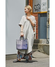 Vネックロングワンピース