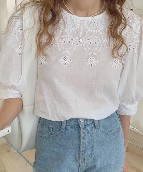 emi+(エミプラス)の「フラワー刺繍 レースブラウス(シャツ/ブラウス・レディース・ホワイト/ベージュ・S/M)」の13枚目の写真
