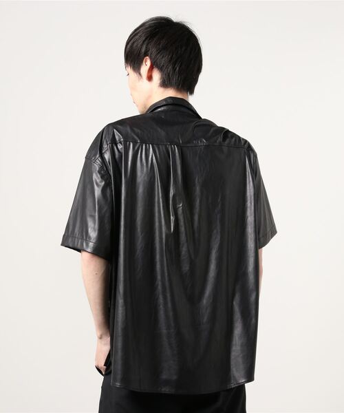 ASTRAL(アストラル)の「【ASTRAL】half sleeve leather shirt jacket(シャツ/ブラウス・メンズ・ブラック/ベージュ・ONE SIZE)」の4枚目の写真