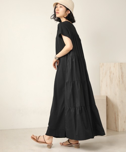 Bab(バブ)の「【WEB限定】バックシャンティアードワンピース(ワンピース・レディース・ブラック/グレー/カーキ/アイボリー・FREE/TL)」の2枚目の写真
