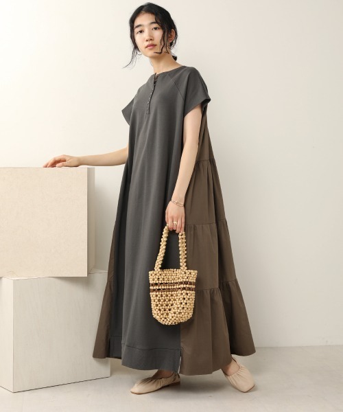 Bab(バブ)の「【WEB限定】バックシャンティアードワンピース(ワンピース・レディース・ブラック/グレー/カーキ/アイボリー・FREE/TL)」の10枚目の写真