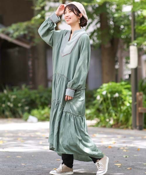 チチカカ(チチカカ)の「ワッペン付きベレー帽(ハンチング/ベレー帽・レディース・ブラック/パープル/ベージュ・FREE)」の4枚目の写真