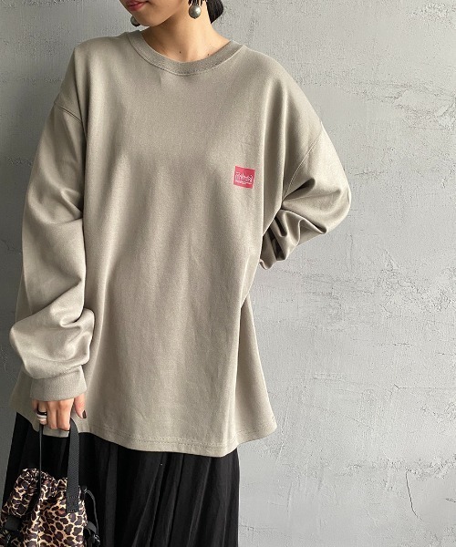 Manhattan Portage（マンハッタンポーテージ）の「[MANHATTAN PORTAGE/マンハッタンポーテージ] 別注 バックプリントロングスリーブＴシャツ（Tシャツ/カットソー・レディース・ホワイト/カーキ/ネイビー・L/XL/M）」の2枚目の写真