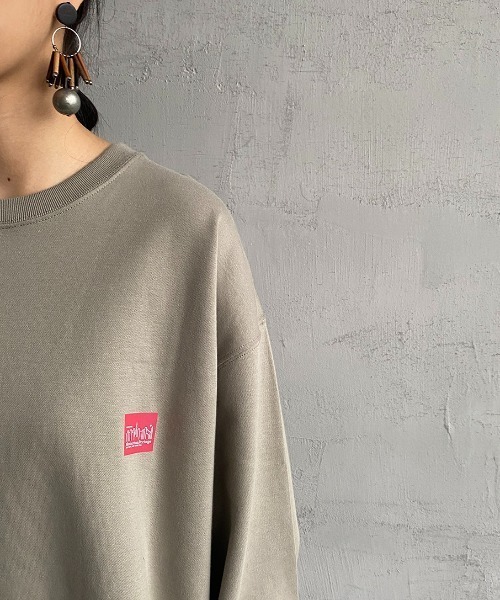 Manhattan Portage（マンハッタンポーテージ）の「[MANHATTAN PORTAGE/マンハッタンポーテージ] 別注 バックプリントロングスリーブＴシャツ（Tシャツ/カットソー・レディース・ホワイト/カーキ/ネイビー・L/XL/M）」の17枚目の写真