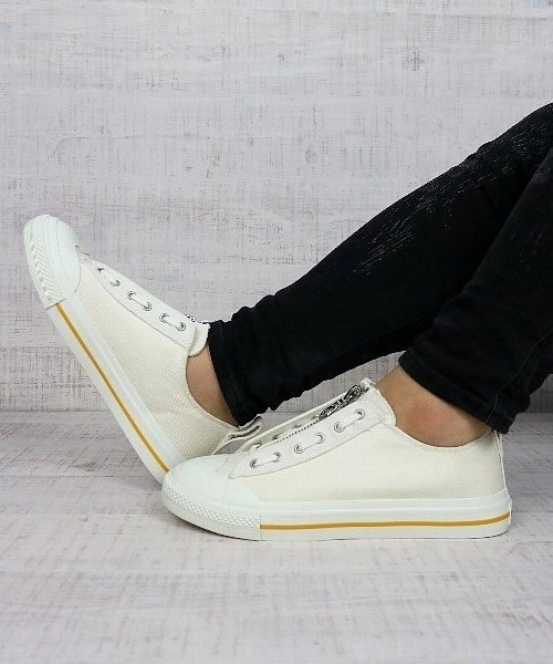 DIESEL(ディーゼル)の「メンズ MIXマテリアル ZIP ローカットスニーカー(スニーカー・メンズ・ホワイト/ブラウン・40/41/45/43/44/42)」の10枚目の写真