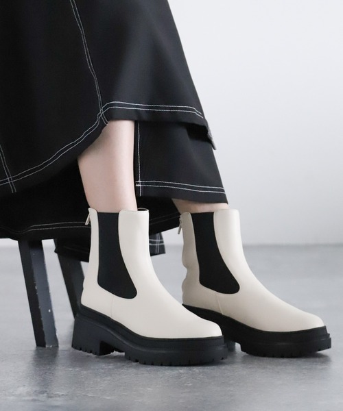 HARE（ハレ）の「サイドゴアミドルブーツ(HARE)（ブーツ・レディース・ホワイト/ブラック・M/L）」の3枚目の写真