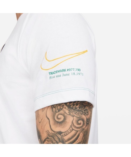 NIKE(ナイキ)の「NIKE/ナイキ NSWスウッシュ 50 LBR S/S Tシャツ(Tシャツ/カットソー・メンズ・ホワイト/ブラック・M/L/XL/S/2XL)」の10枚目の写真